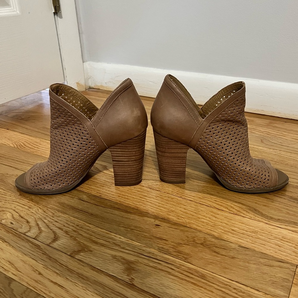 Lucky Brand Open Toe Bootie - tan - size 7